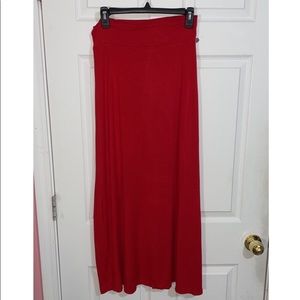 ♦️Long Red Maxi Skirt Size L♦️